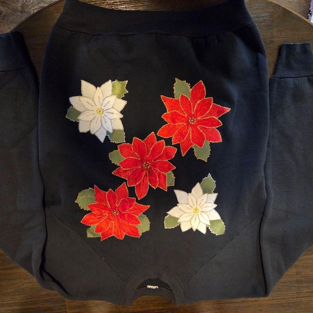Vintage Poinsettia Christmas Sweatshirt Black Crewneck Holiday Floral Applique